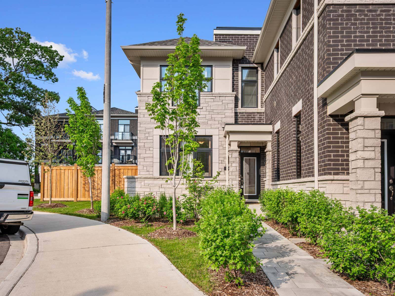 23 Tarmola Park CT, Toronto W05, ON M9L 0A6