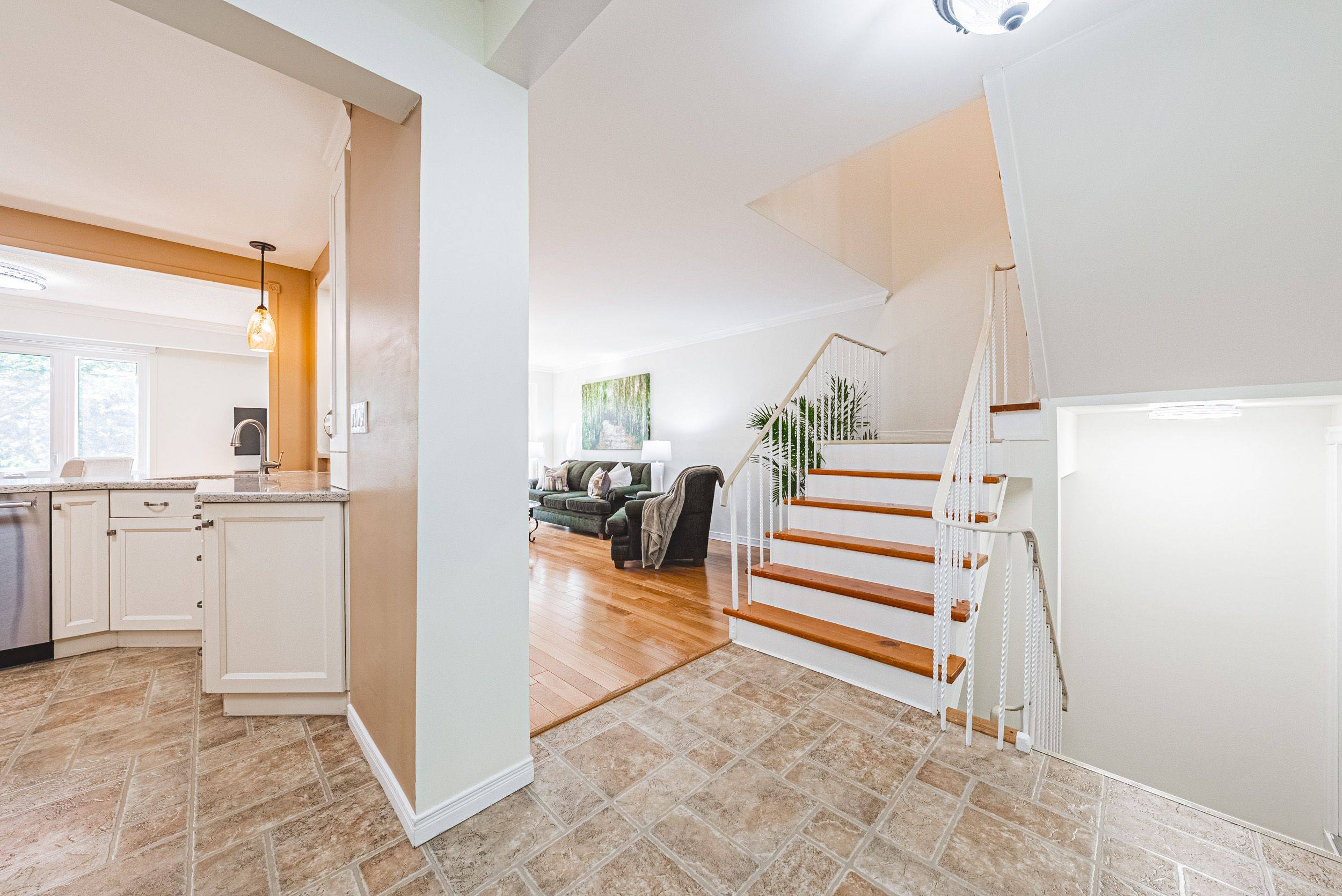 Mississauga, ON L5N 1X3,6291 Starfield CRES