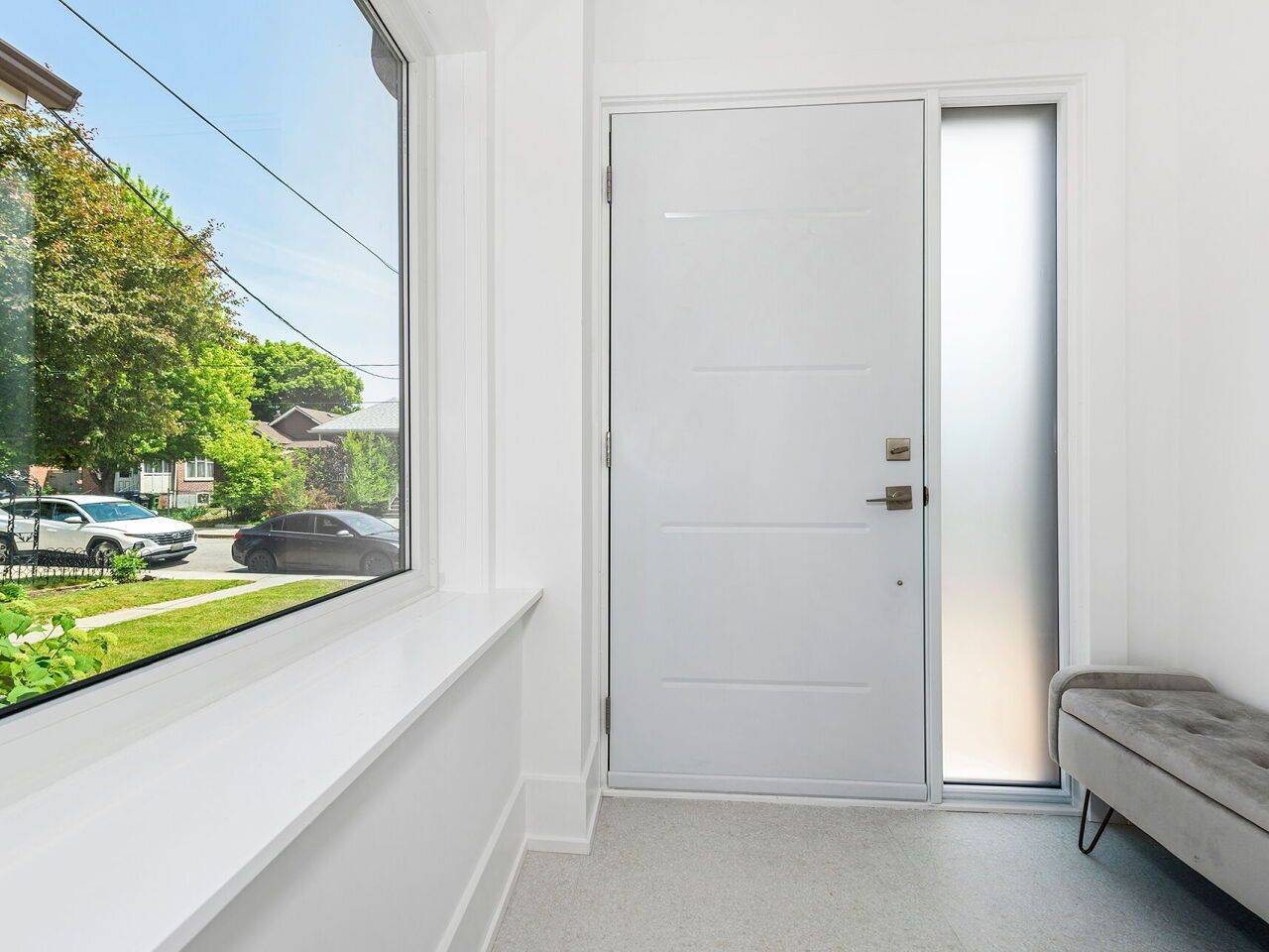 Toronto W03, ON M6N 3W4,886 Runnymede RD