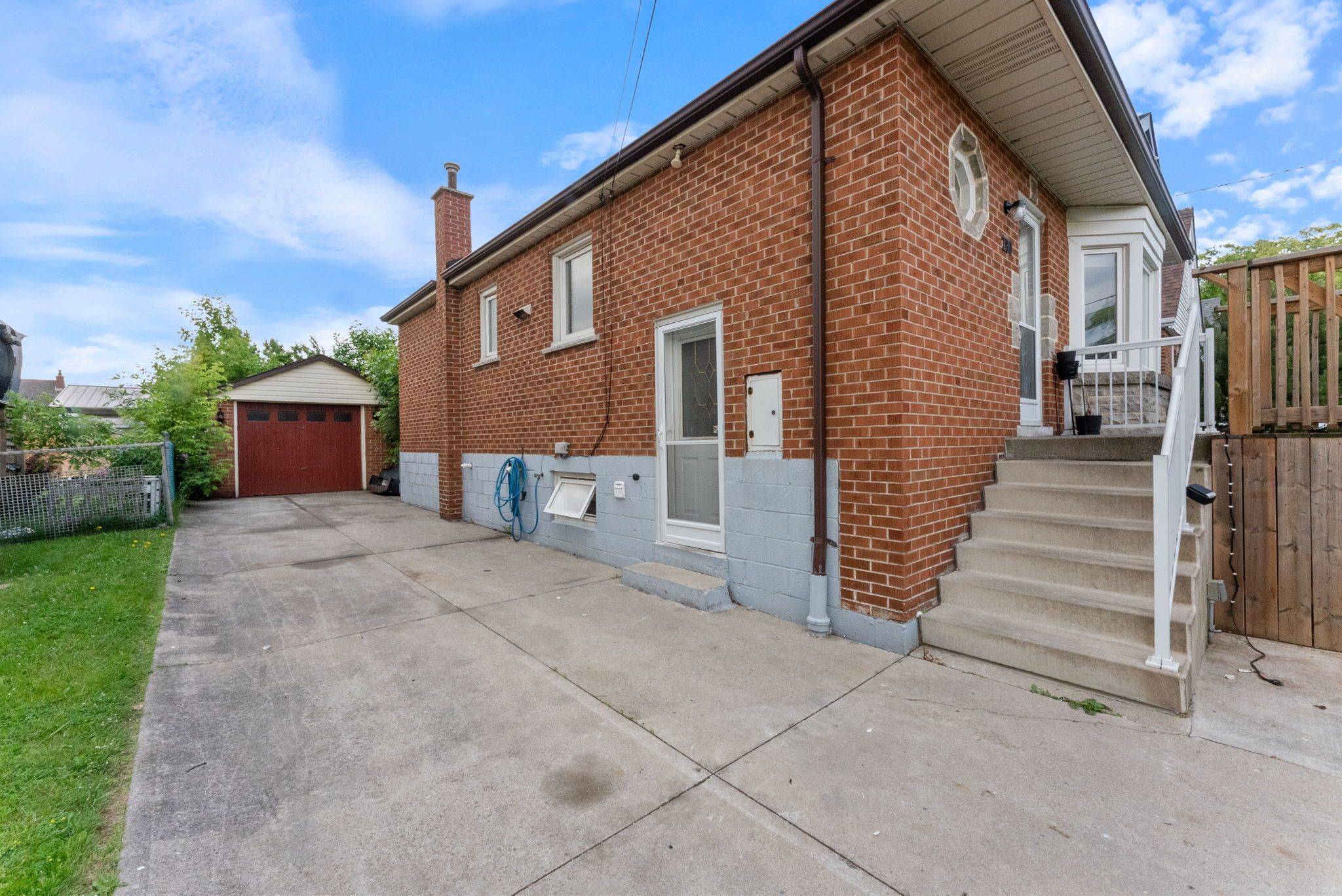 Hamilton, ON L8K 4Z6,280 Montrose AVE