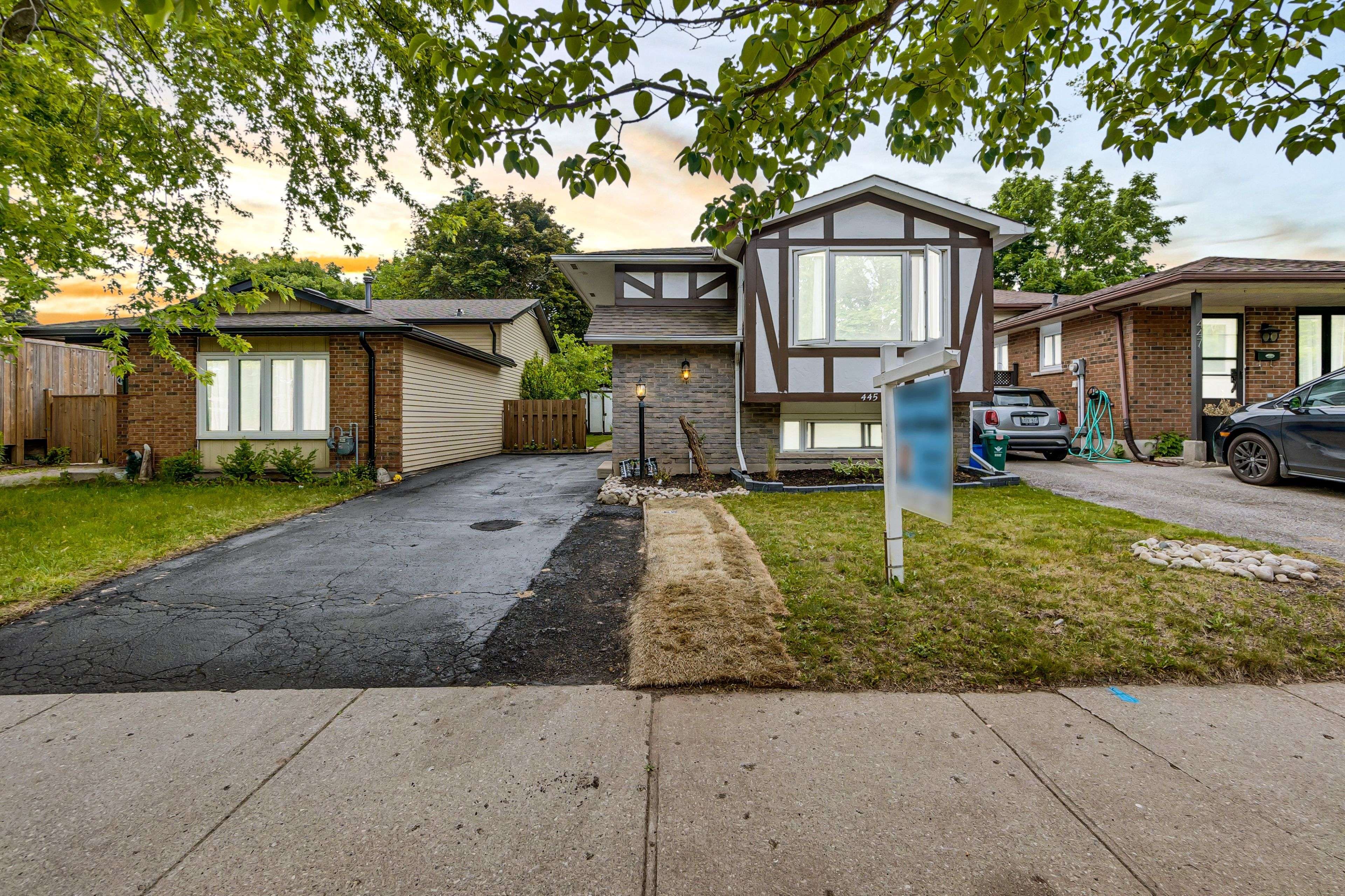 Waterloo, ON N2T 1G3,445 Drummerhill CRES