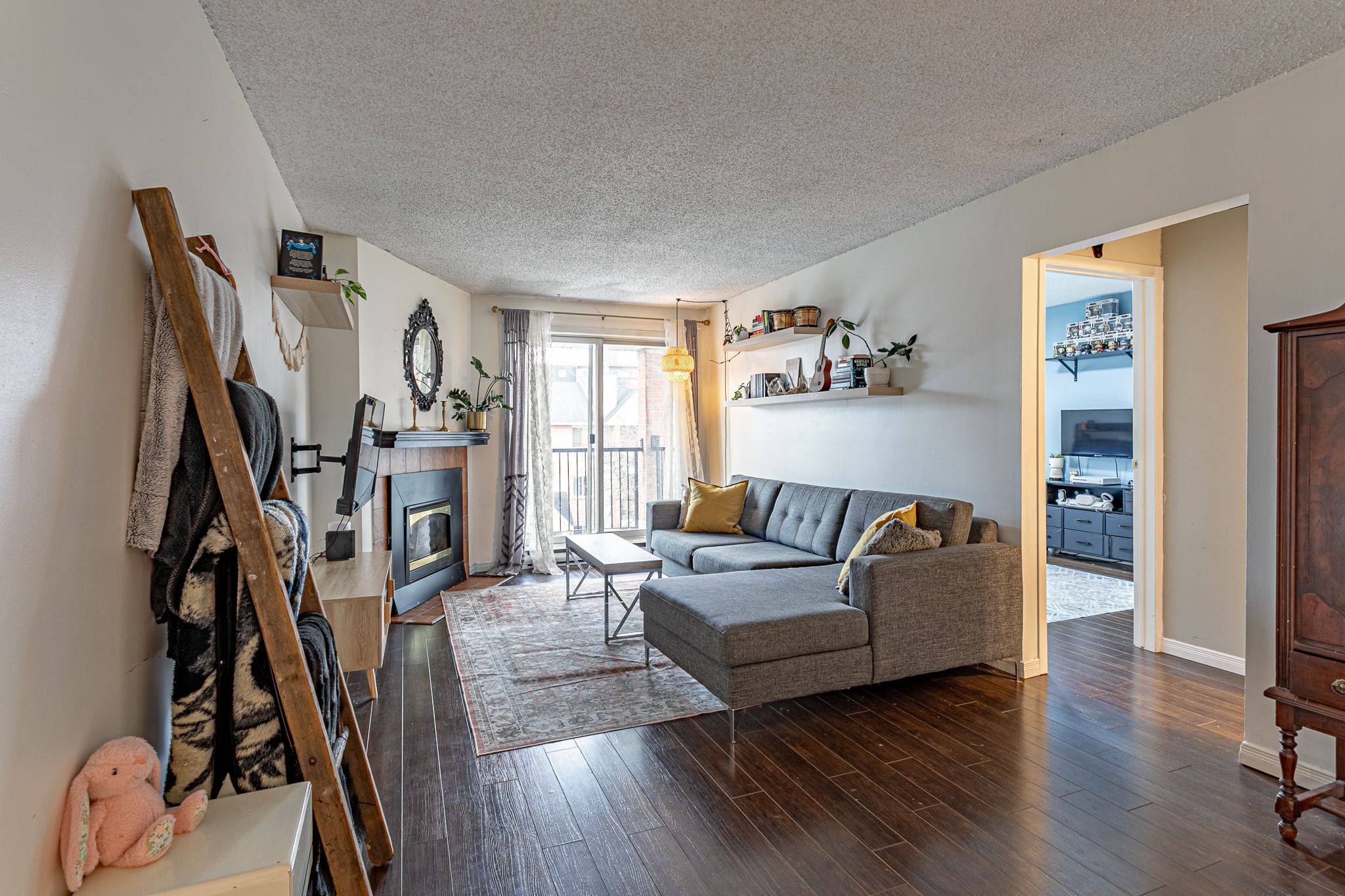 London South, ON N6E 3B8,1096 Jalna BLVD #21
