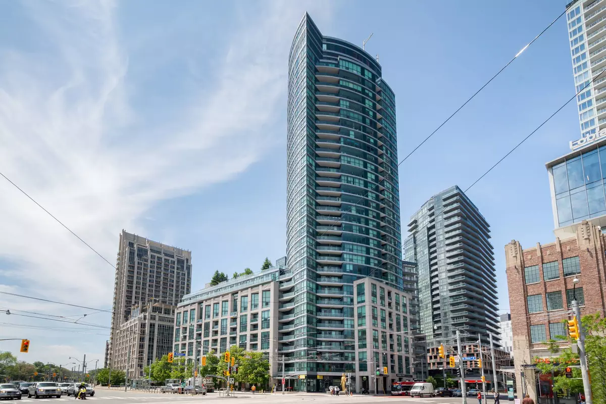 Toronto C01, ON M5V 1B7,600 Fleet ST #2211
