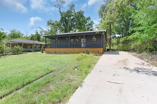 Winnsboro, TX 75494,905 N Walnut