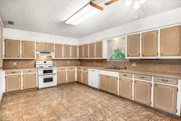 Emory, TX 75440,880 S FM 779