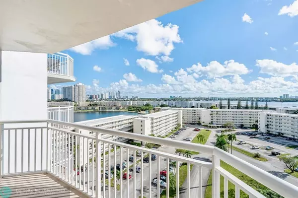 North Miami Beach, FL 33160,18031 Biscayne Blvd #1104