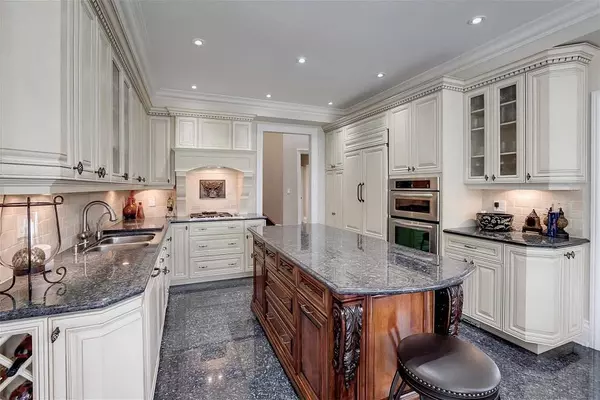 Markham, ON L6C 1Y4,2 Mumberson CT