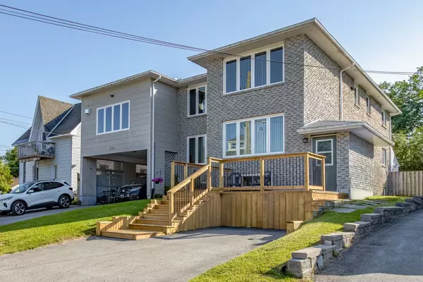 Midland, ON L4R 2T9,206 Lindsay ST