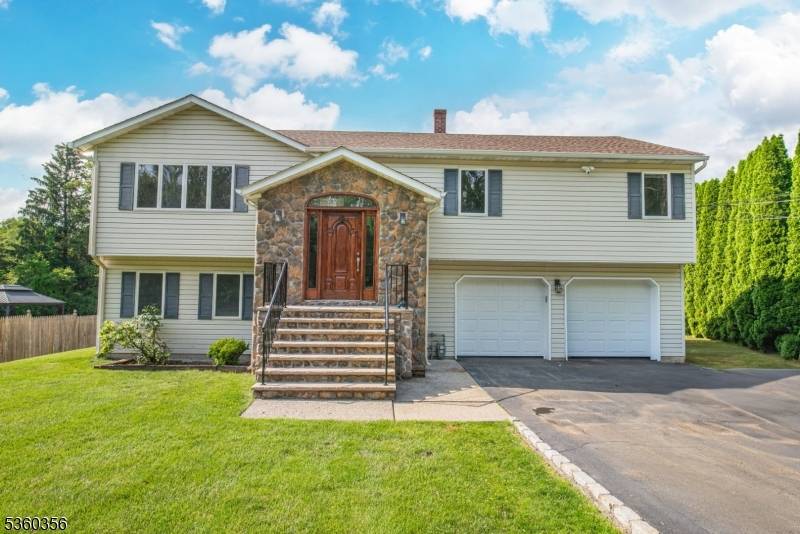 36 Bellows Ln, Montville Twp., NJ 07082