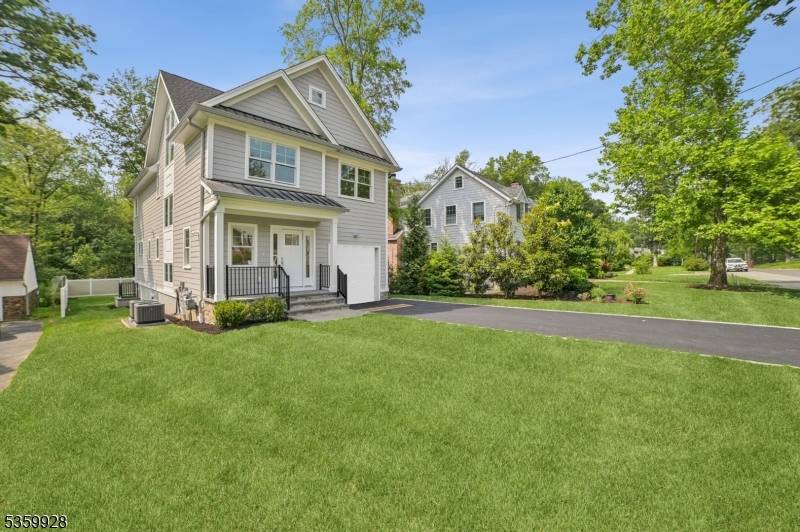 151 Center Ave, Chatham Boro, NJ 07928
