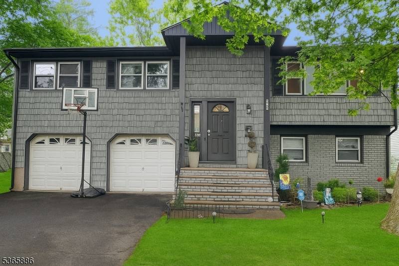 452 W 4Th Ave, Roselle Boro, NJ 07203