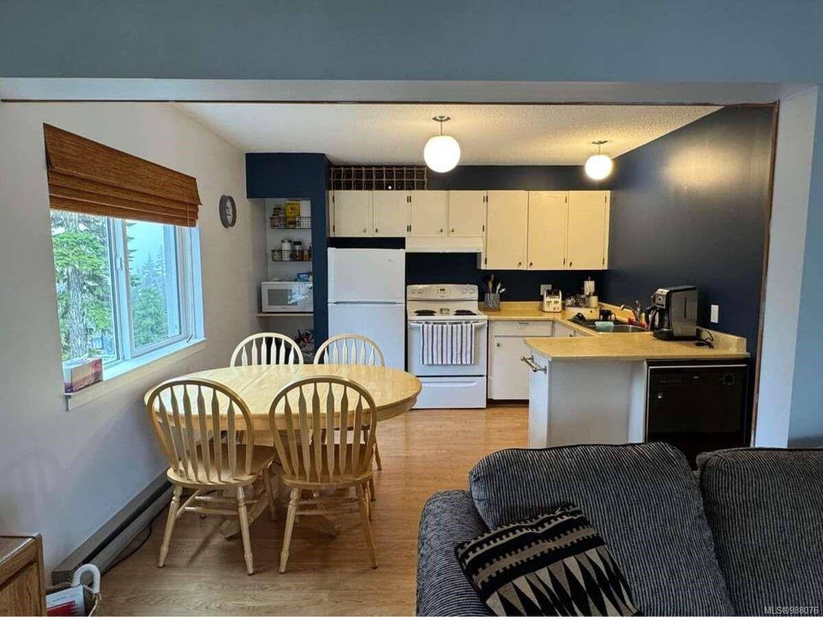 Courtenay, BC V9J 1L0,695 Castle Crag Cres #308