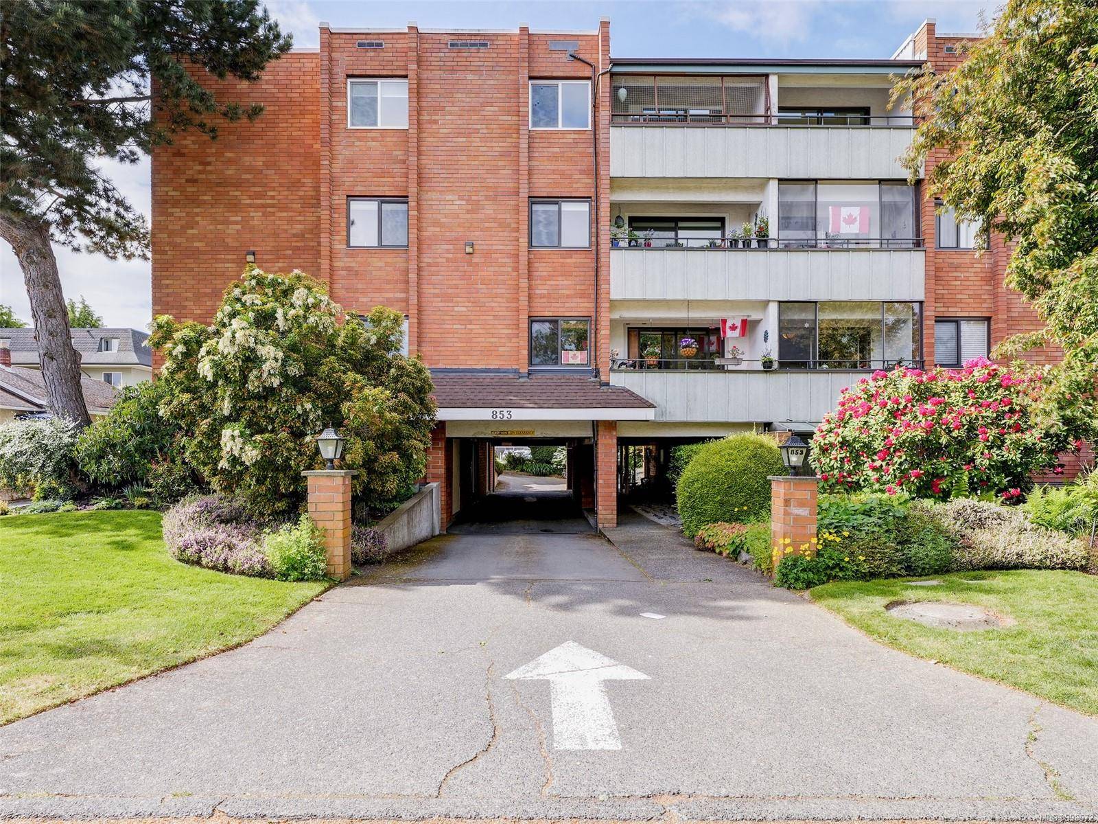 853 Selkirk Ave #408, Esquimalt, BC V9A 2T7