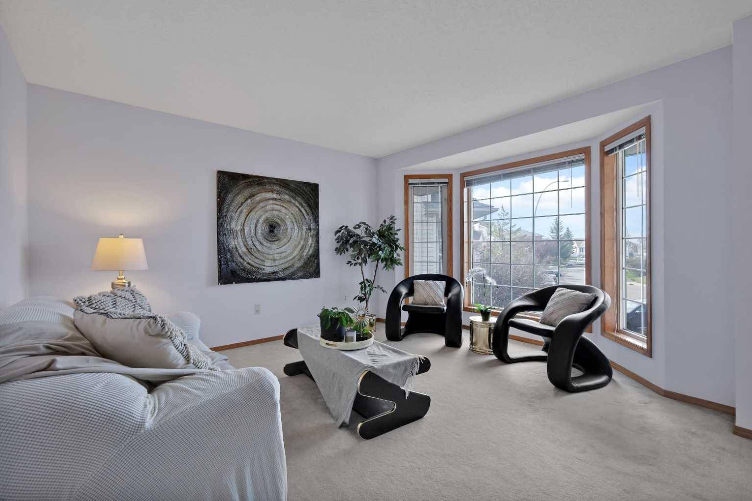 Calgary, AB T2B 3G5,172 Erin Meadow GN SE