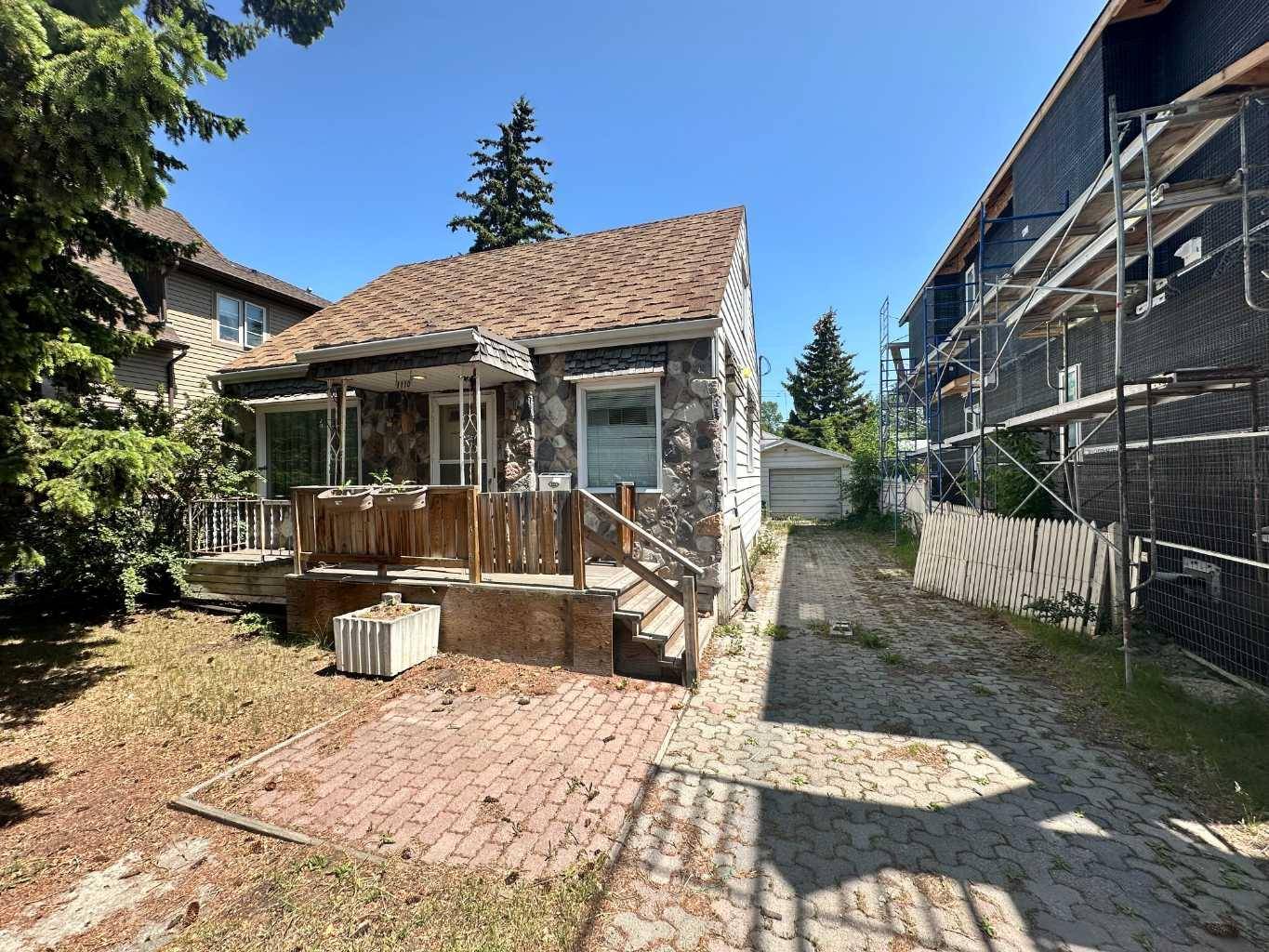 1110 6 ST Northeast, Calgary, AB T2E3Y8