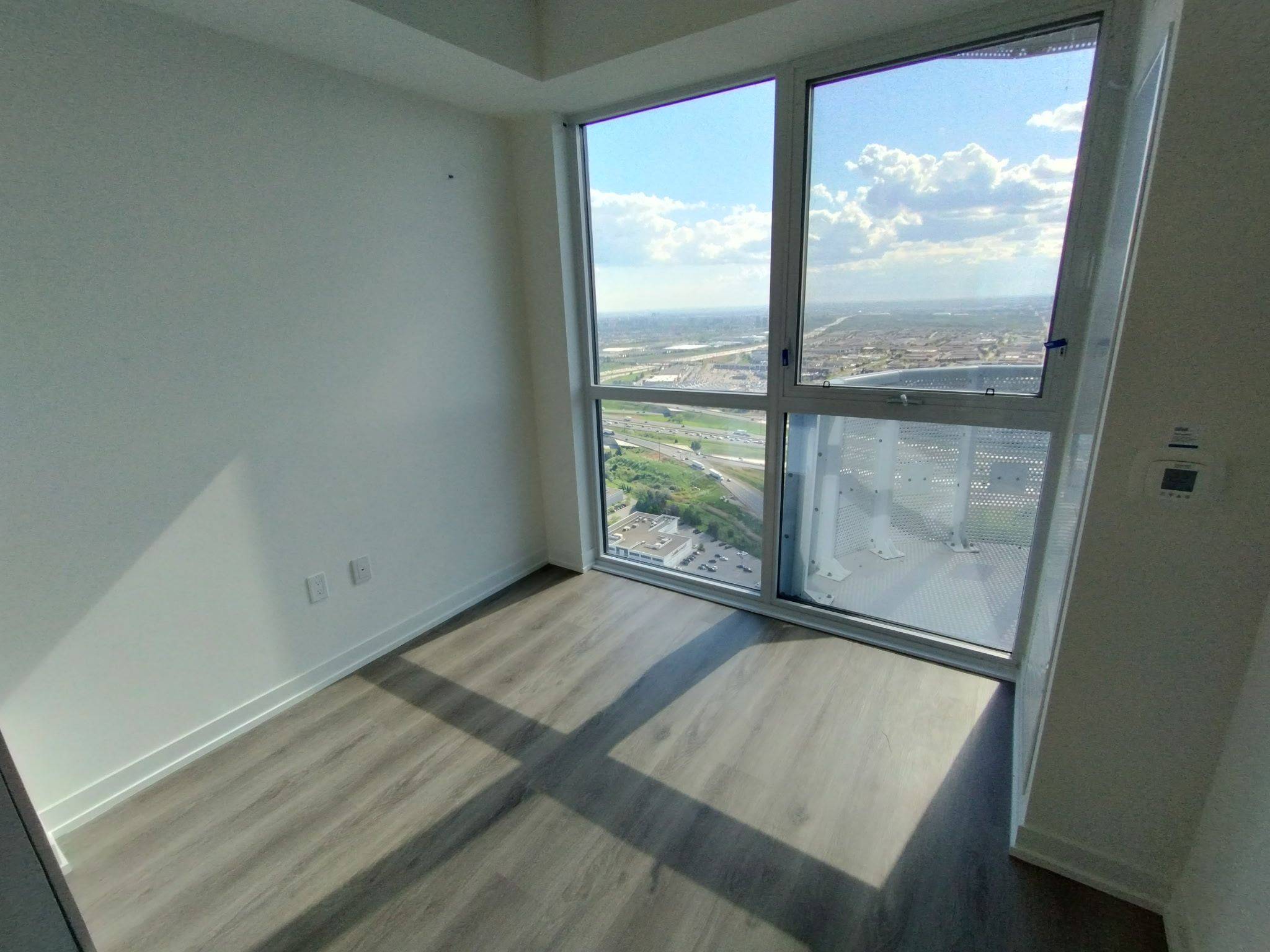 Vaughan, ON L4K 0R1,225 Commerce ST #4907