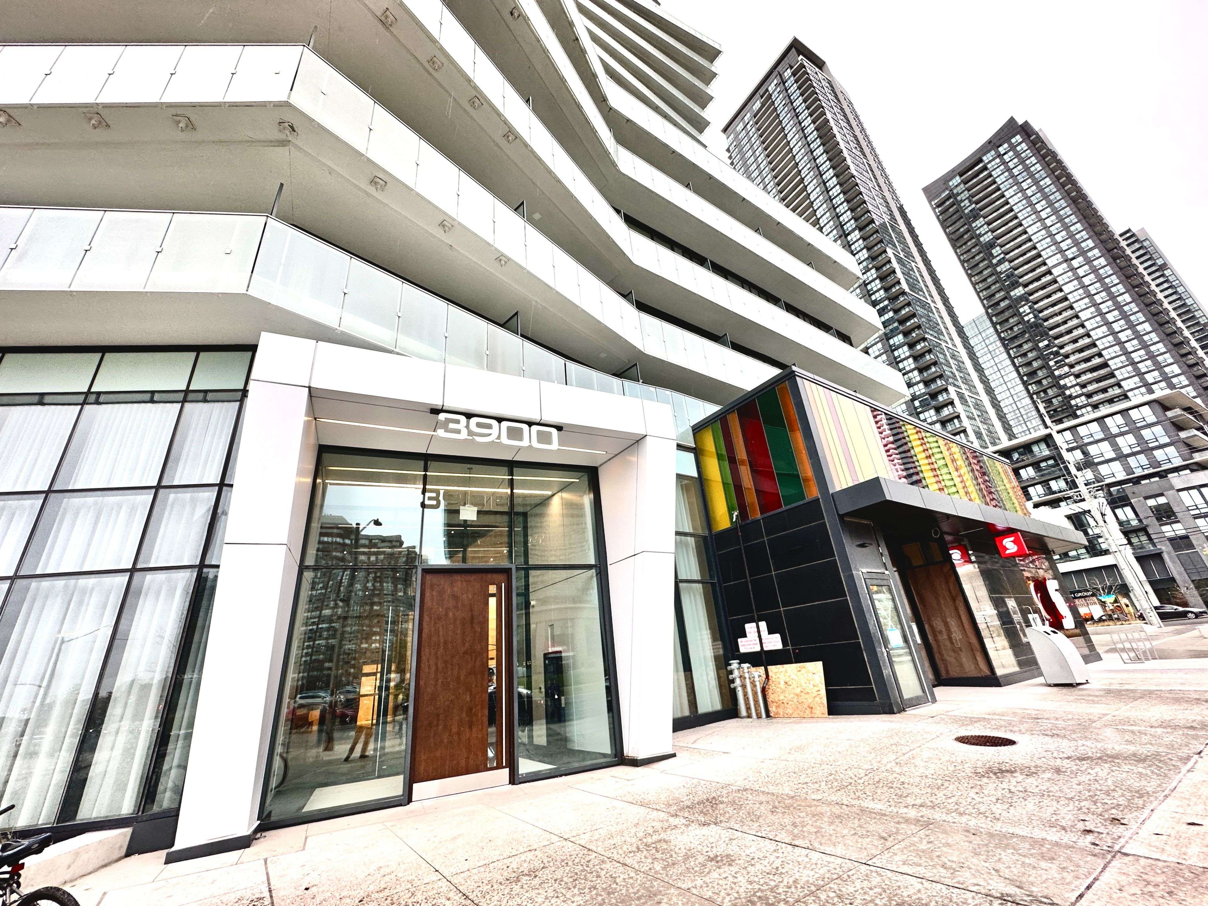 Mississauga, ON L5B 0M3,3900 Confederation Pkwy E #1203