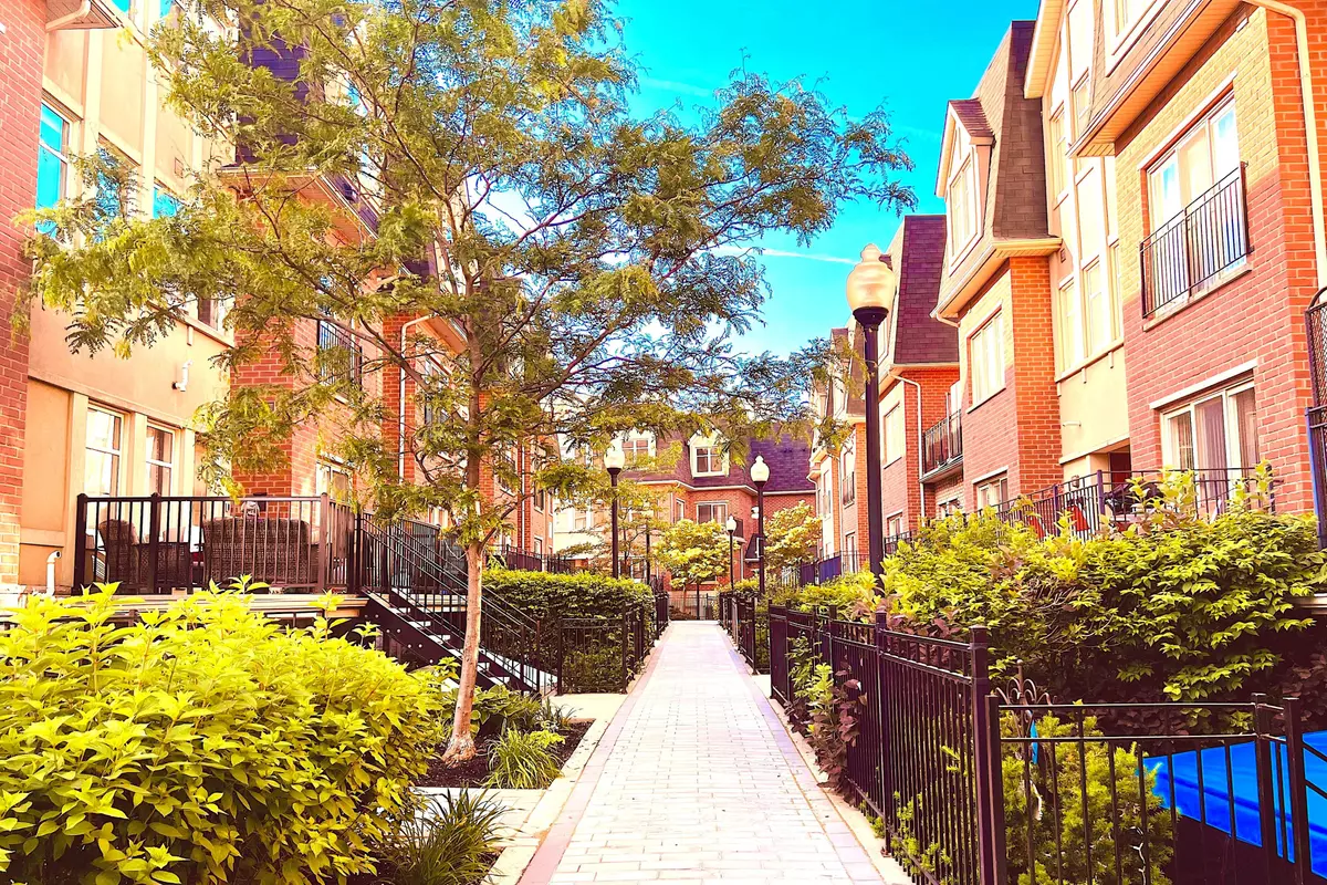 Toronto C13, ON M4A 2Y5,65 Cranborne AVE #108