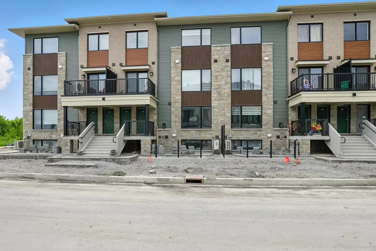 Kanata, ON K2T 0T1,1308 Creekway Private
