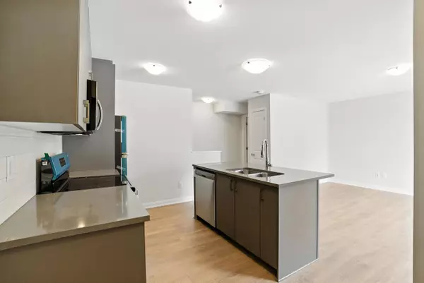 Kanata, ON K2T 0T1,1308 Creekway Private
