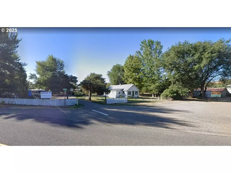3029 6TH AVE, Brogan, OR 97903