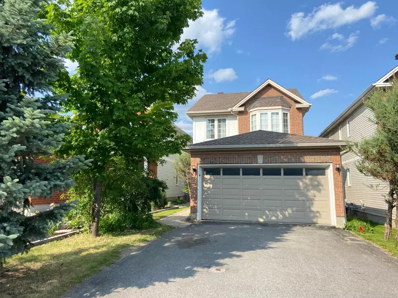 11 Cedar Park ST, Carlington - Central Park, ON K2C 4C2