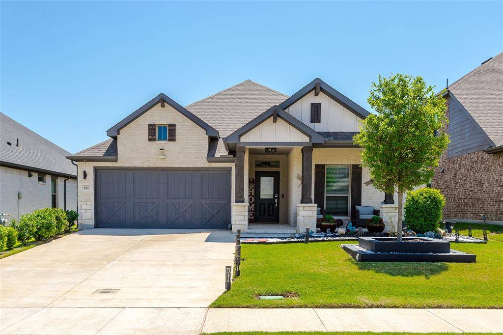 621 Hazeltine Road, Red Oak, TX 75154