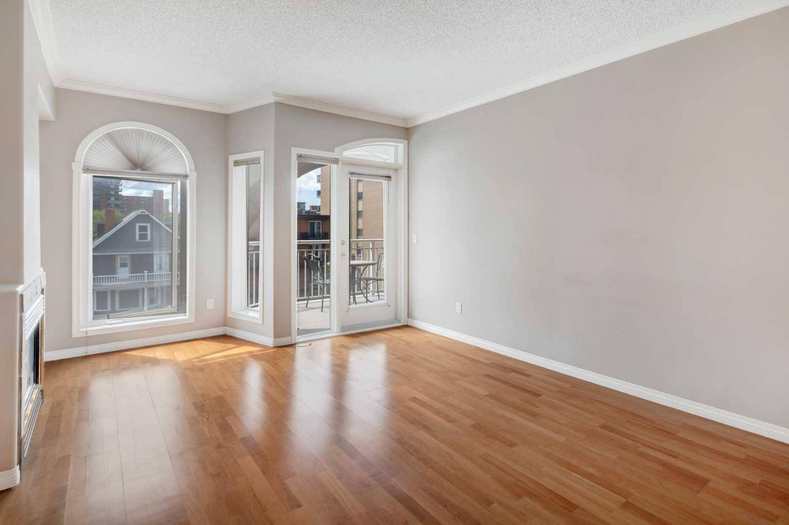 Calgary, AB T2R0J6,1026 12 AVE Southwest #308