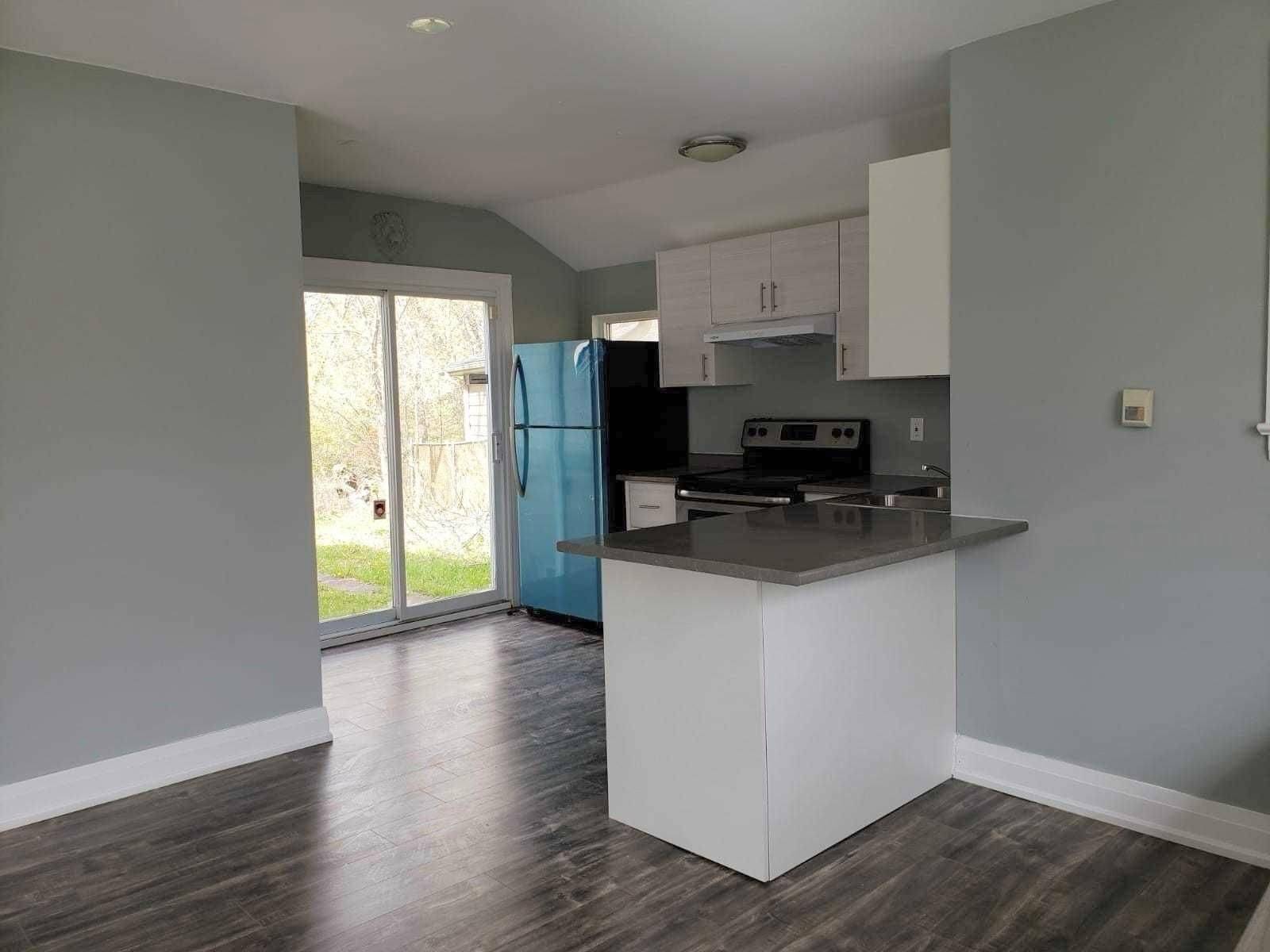 Oakville, ON L6H 1V6,1491 Pembroke DR
