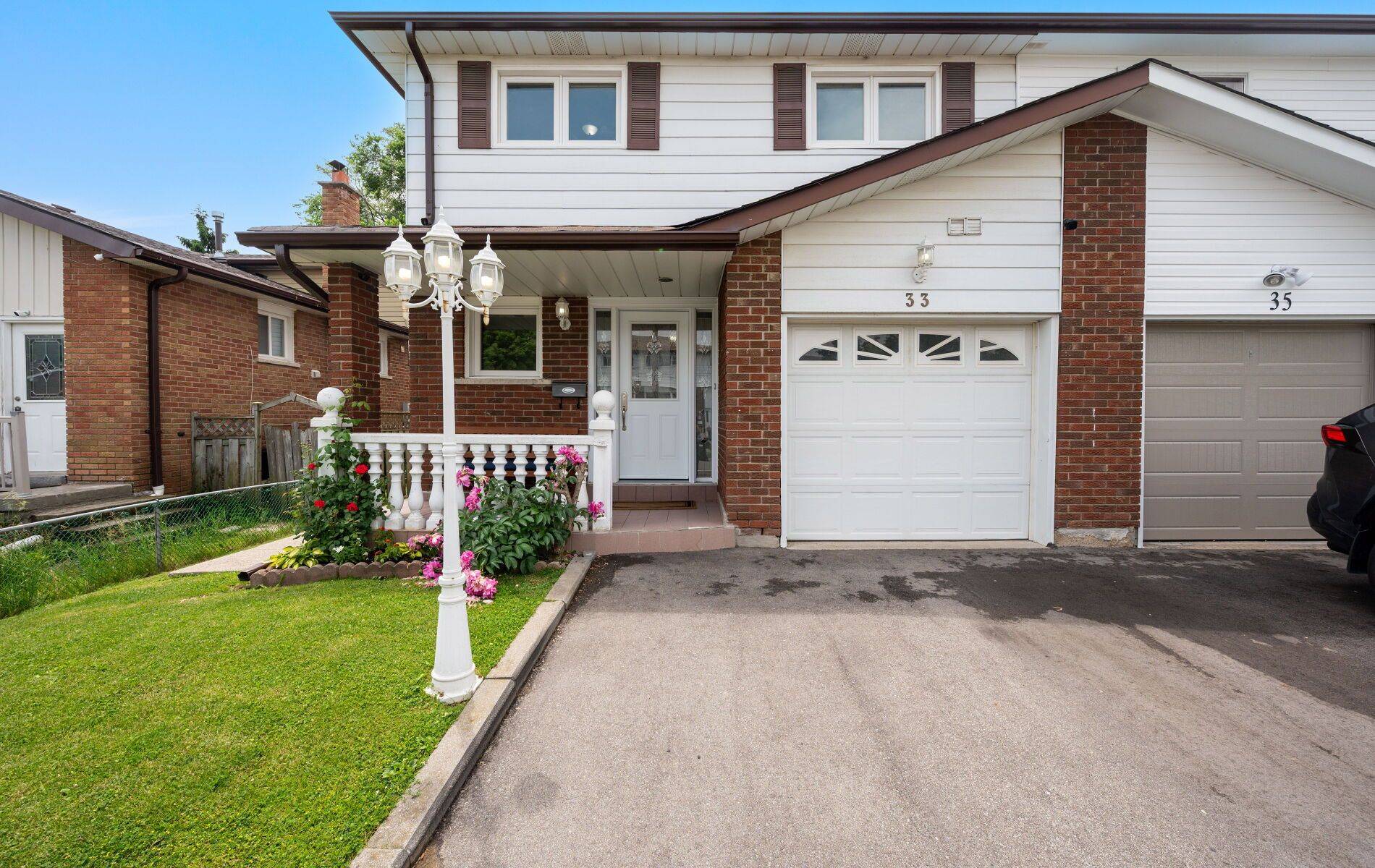 Brampton, ON L6V 2V5,33 Merton RD