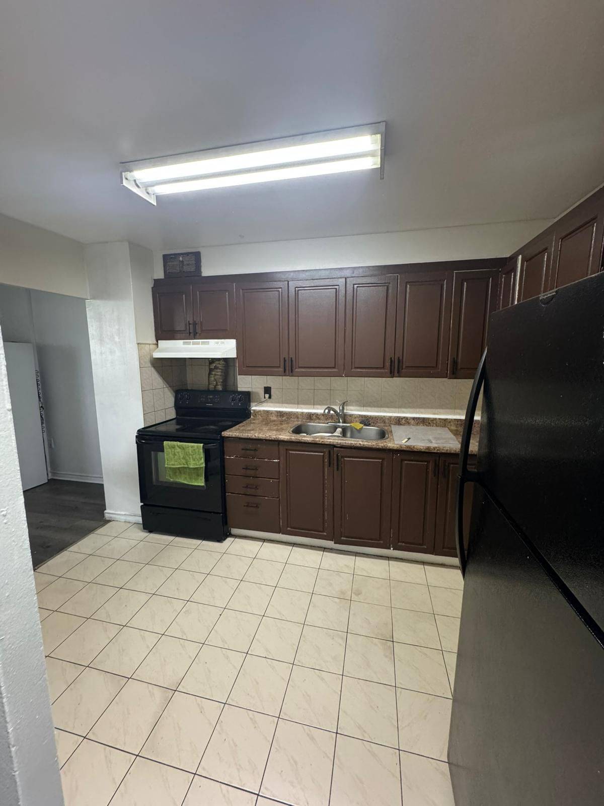 Toronto W10, ON M9V 2B4,60 Stevenson RD #608