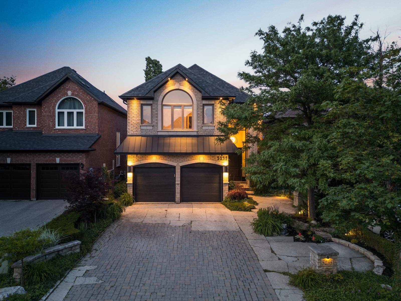 5235 Forestwalk CIR, Mississauga, ON L4Z 4A3