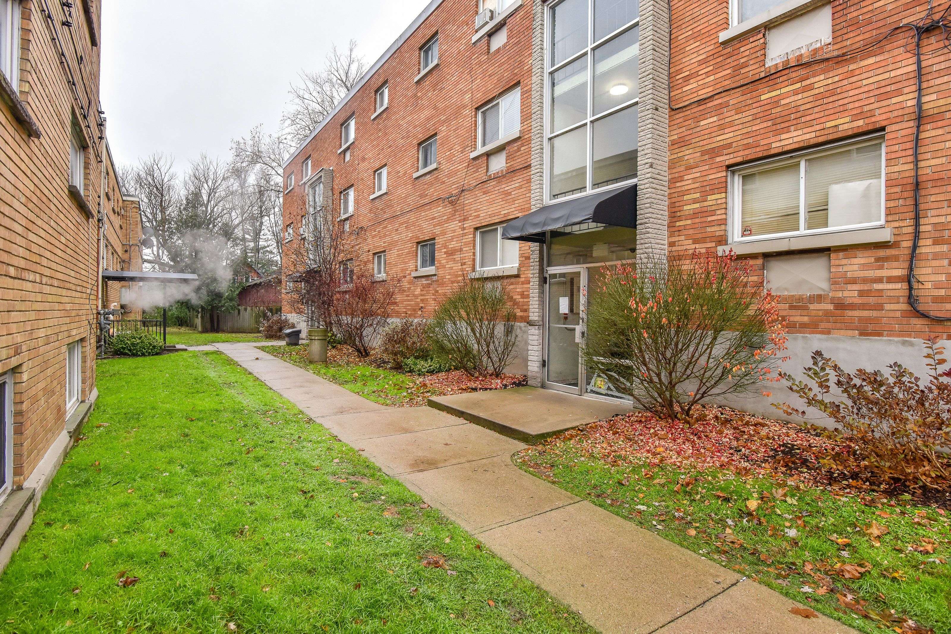 London South, ON N6C 1P6,11 McClary AVE #7