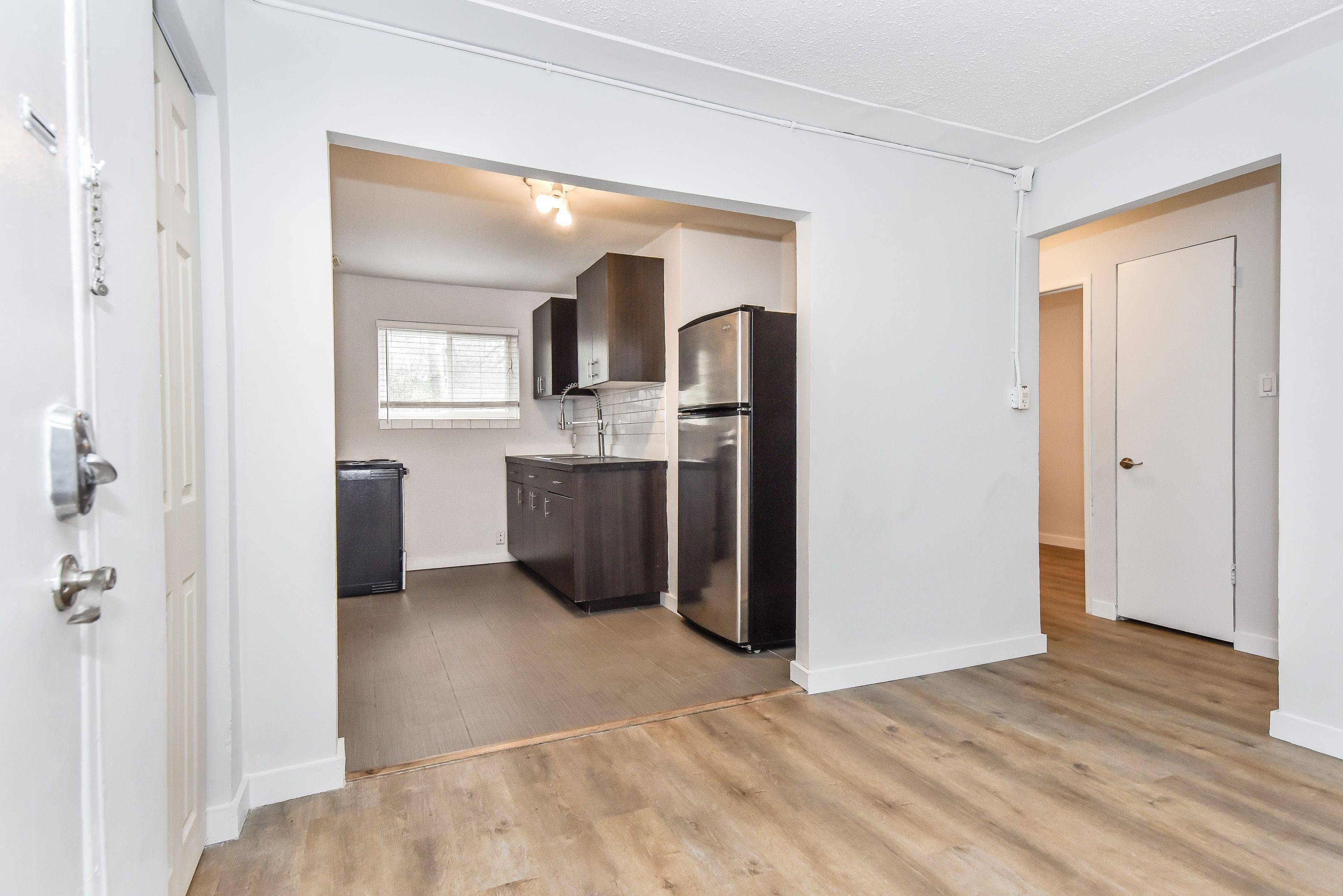 London South, ON N6C 1P6,11 McClary AVE #7