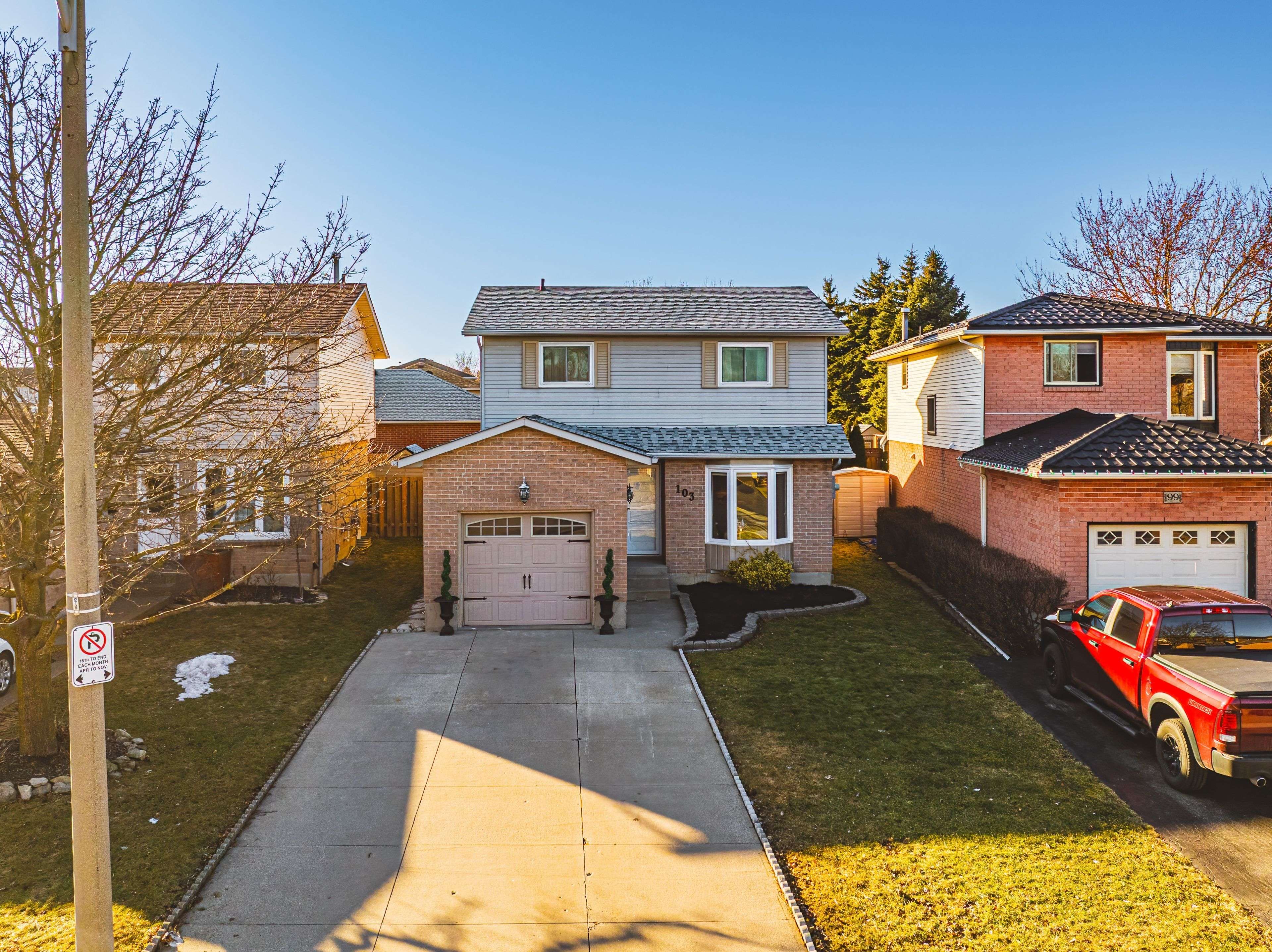Hamilton, ON L8W 3S7,103 Broughton AVE