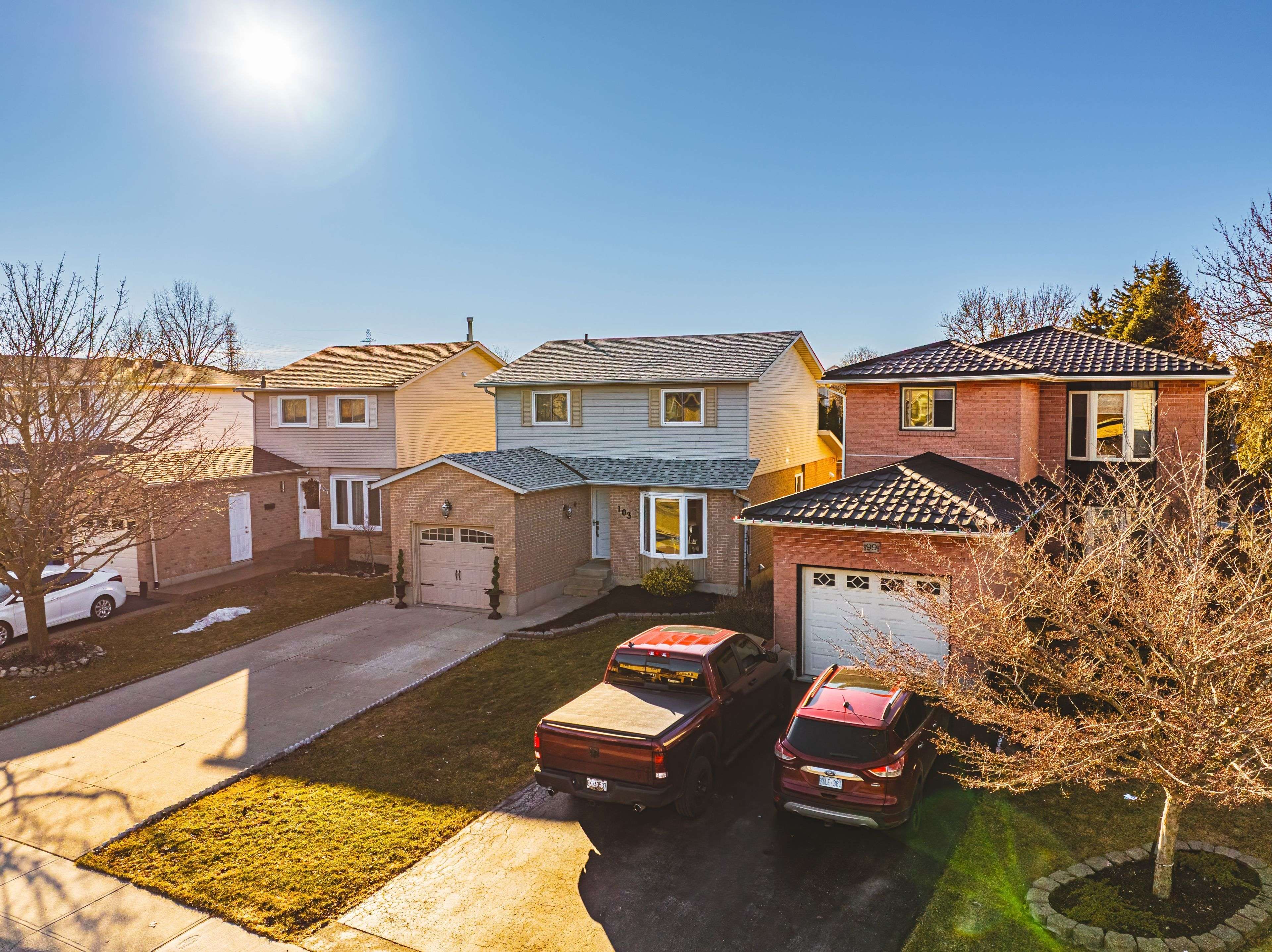Hamilton, ON L8W 3S7,103 Broughton AVE