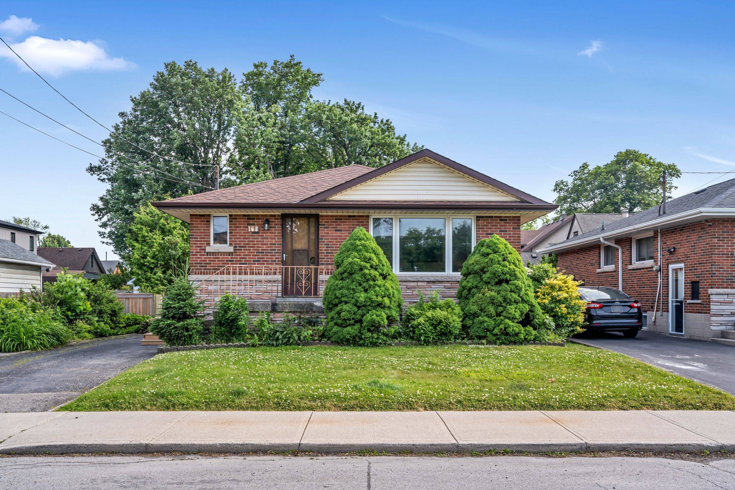 Hamilton, ON L9A 1N7,168 Brucedale AVE E