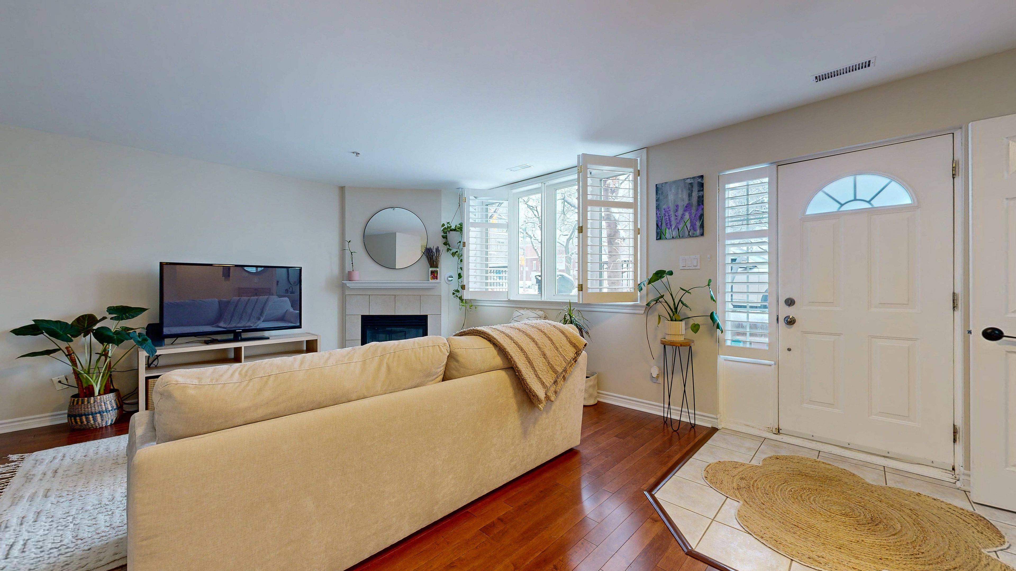 Lower Town - Sandy Hill, ON K1N 8W6,245 Cumberland ST #4