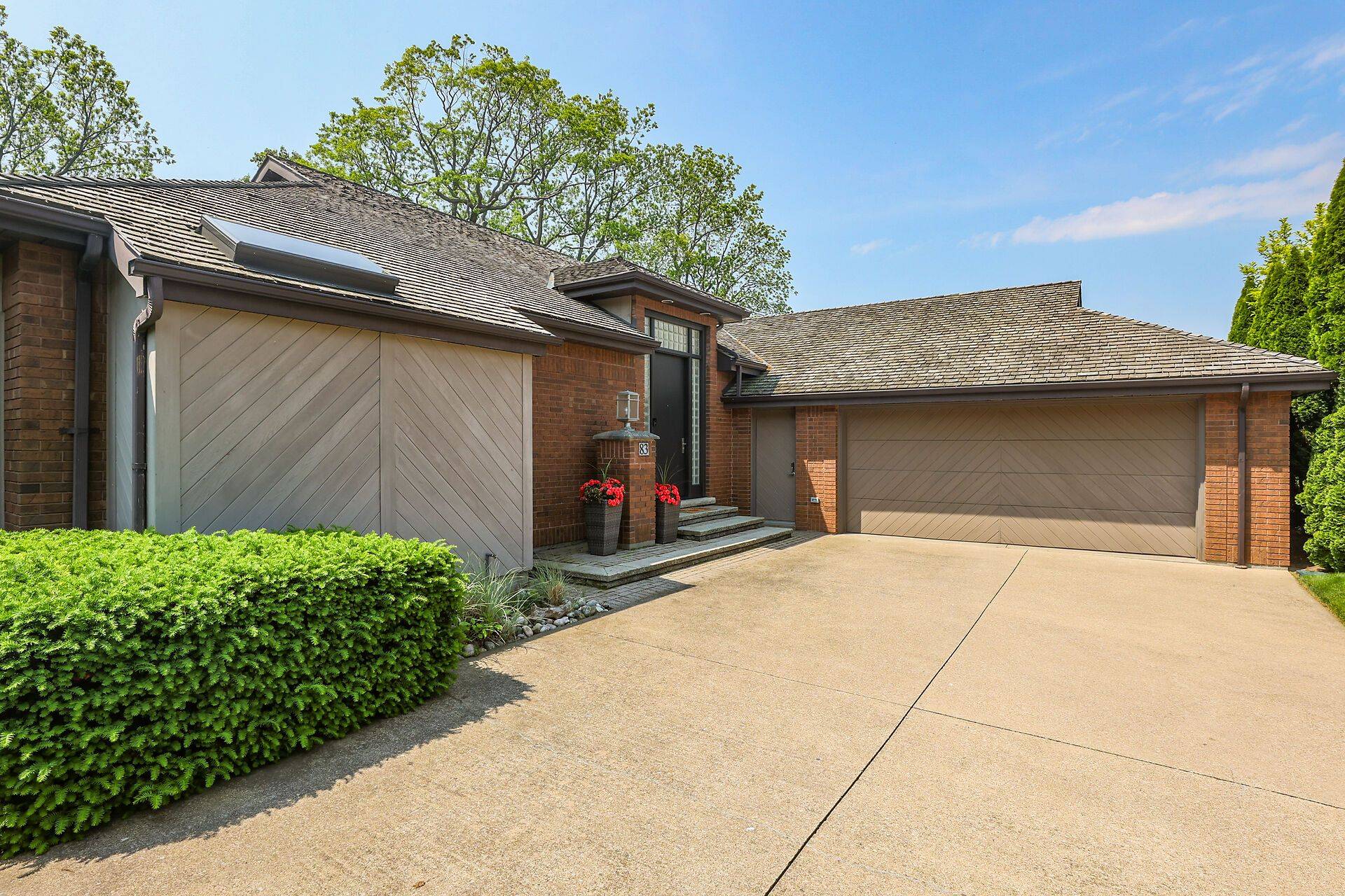 St. Catharines, ON L2N 7H5,83 Port Master DR