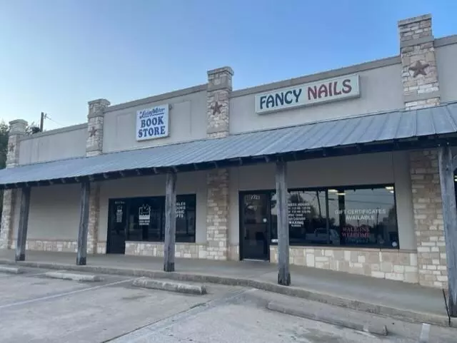 Paris, TX 75460,2711 E Price Street