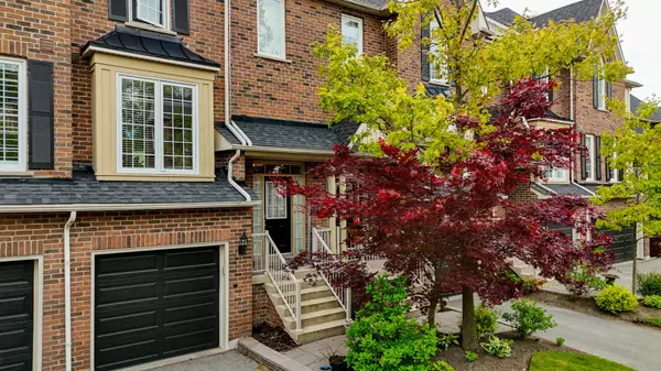 Richmond Hill, ON L4C 4M2,100 Elgin Mills RD W #42