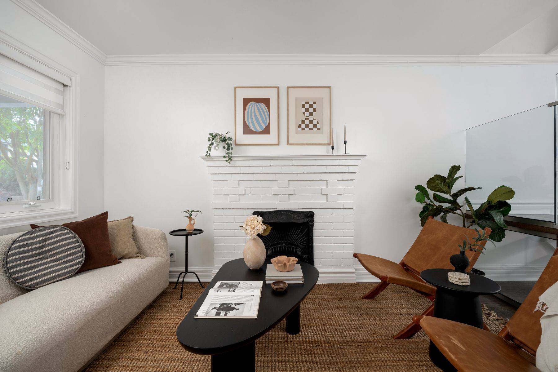 Toronto E01, ON M4L 2Y6,33 Ashdale AVE