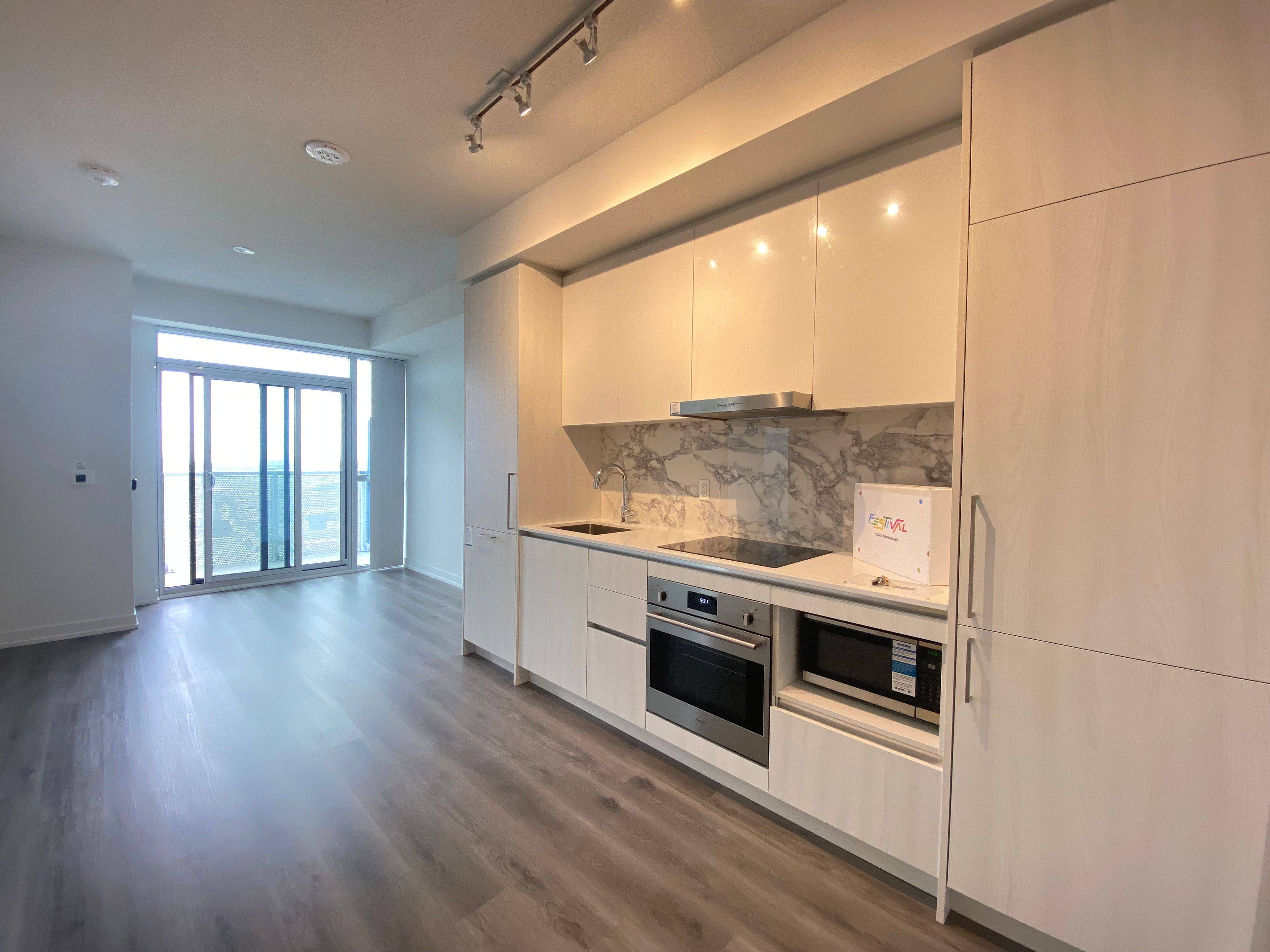 225 Commerce ST #4910, Vaughan, ON L4K 0R1