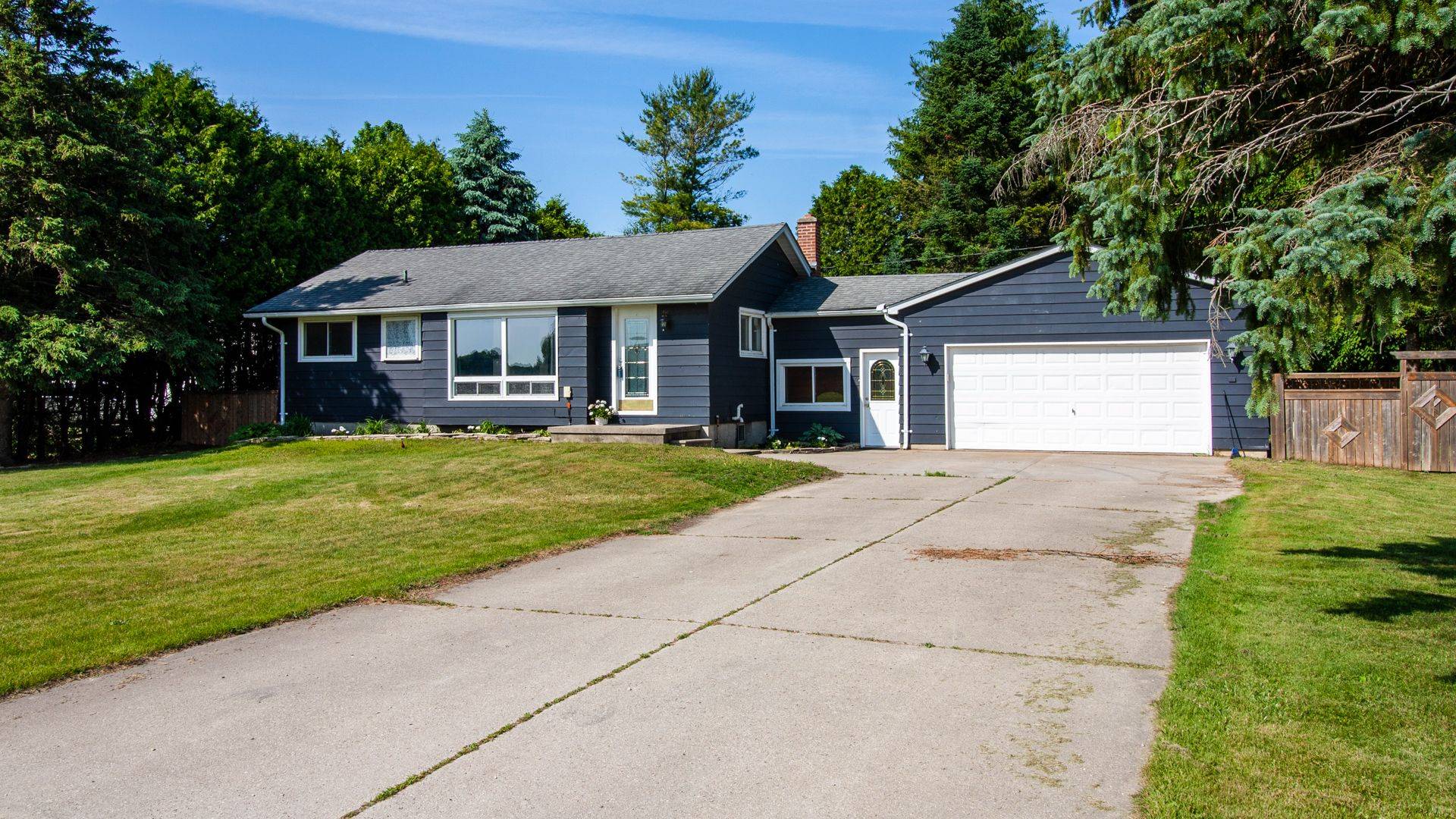 West Elgin, ON N0L 2P0,10054 Graham RD