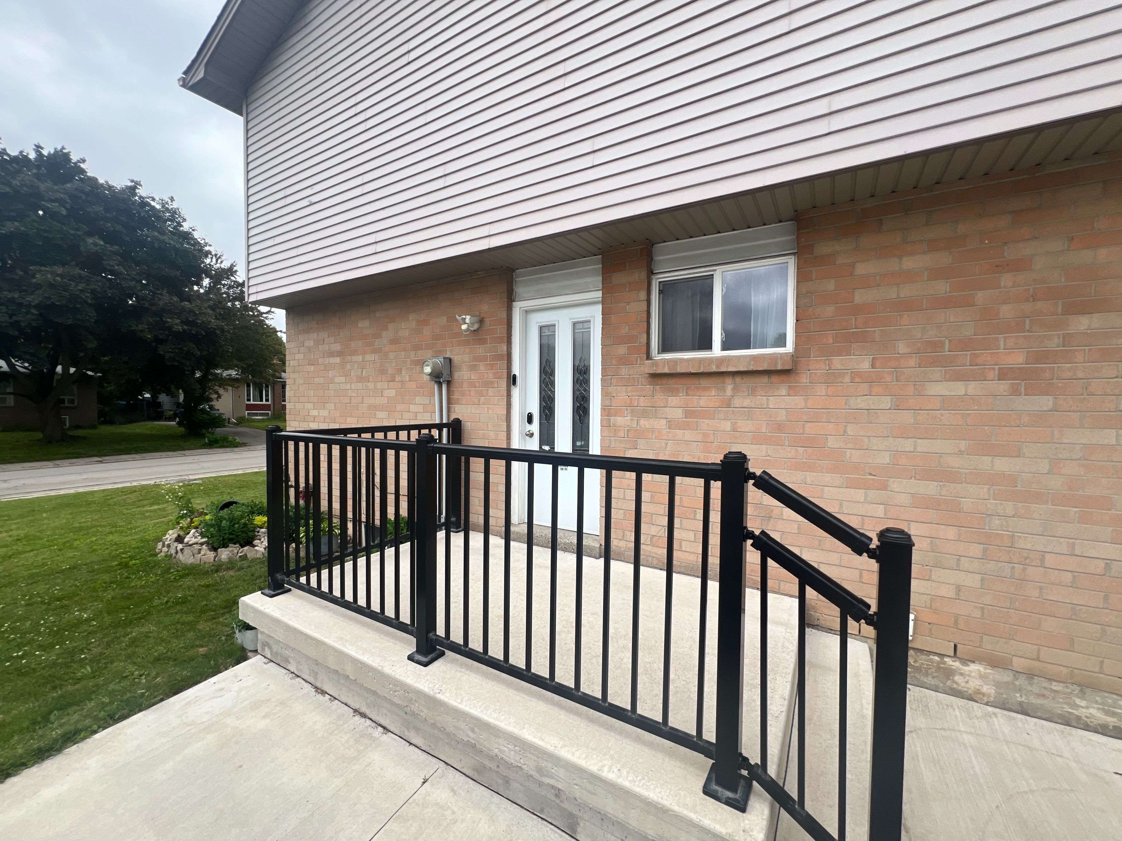 Hamilton, ON L9C 6J5,2 Golden Orchard DR