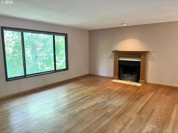 Lake Oswego, OR 97034,16042 CORNELL ST
