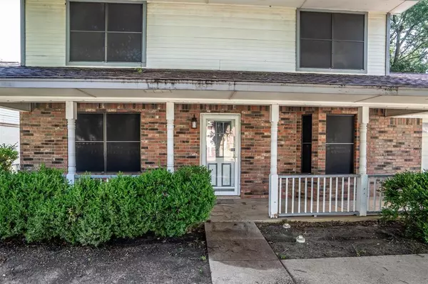 Denton, TX 76201,2214 Parkside Drive