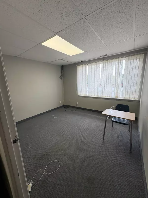 Toronto W10, ON M9V 1A7,964 Albion RD #101