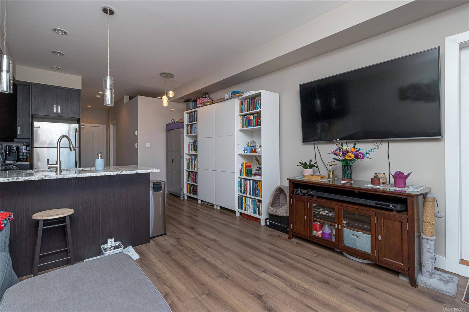 Langford, BC V9B 1Y3,2655 Sooke Rd #203