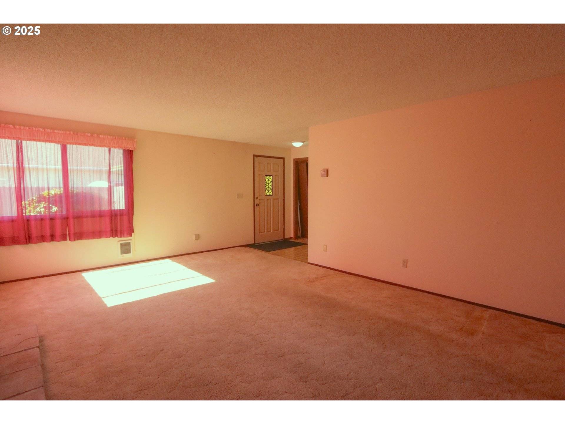 Coos Bay, OR 97420,825 SEABREEZE TER